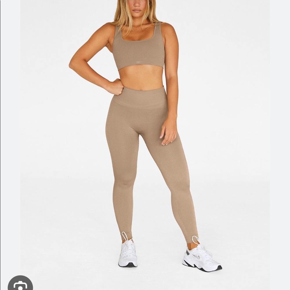 NWT SET sculptflex leggings in Sand